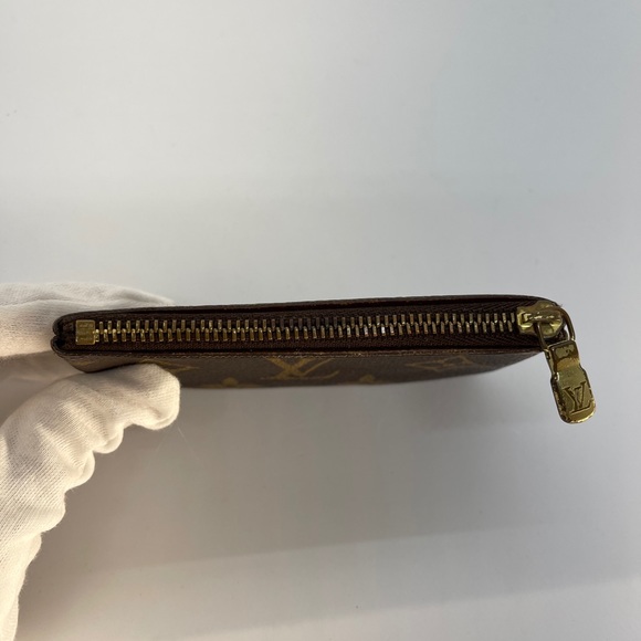 Authentic Louis Vuitton key pouch Monogram - Picture 11 of 11